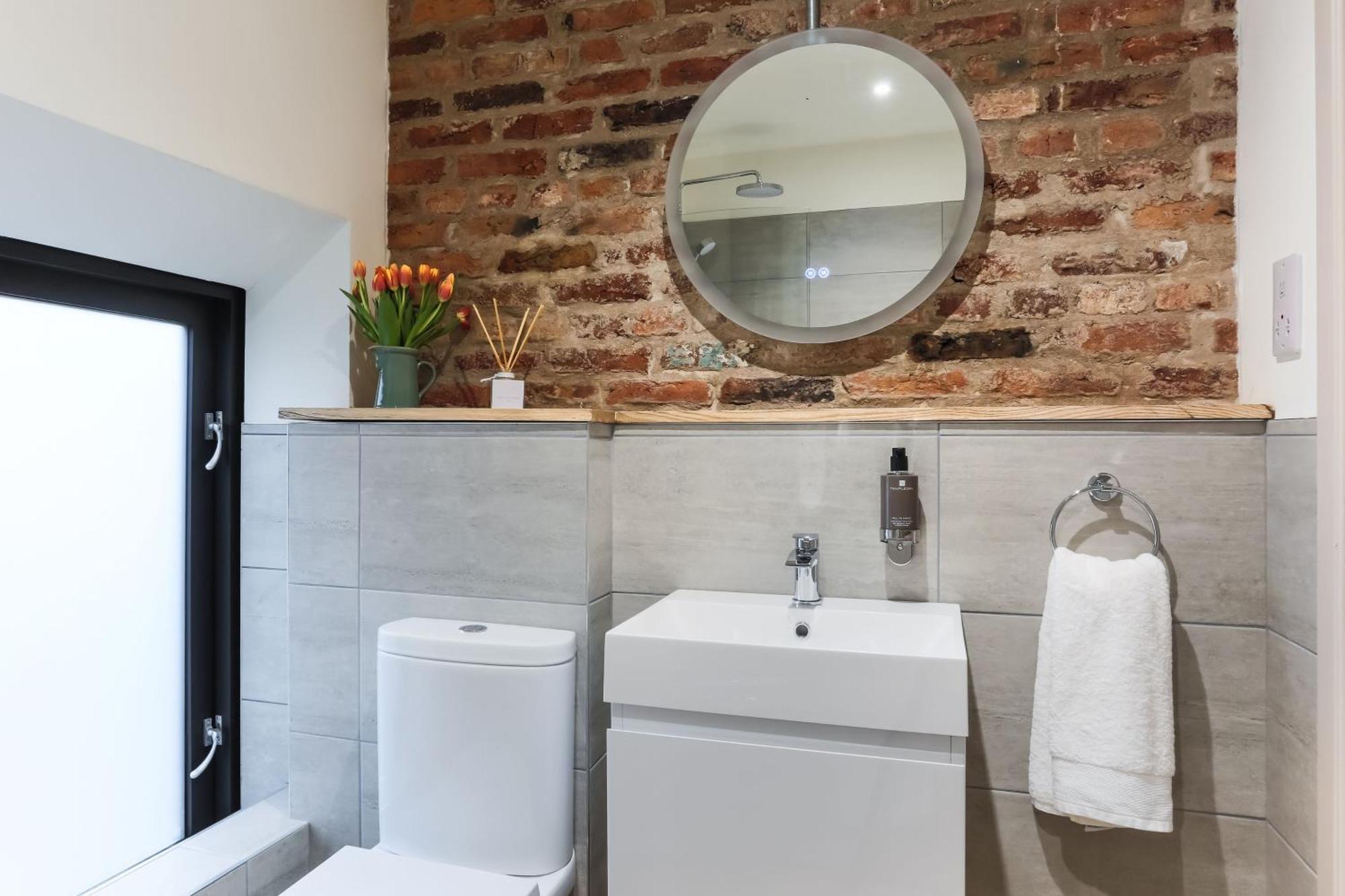 The Barn At Plas Ashpool Sleeps 8 Llandyrnog Exteriér fotografie