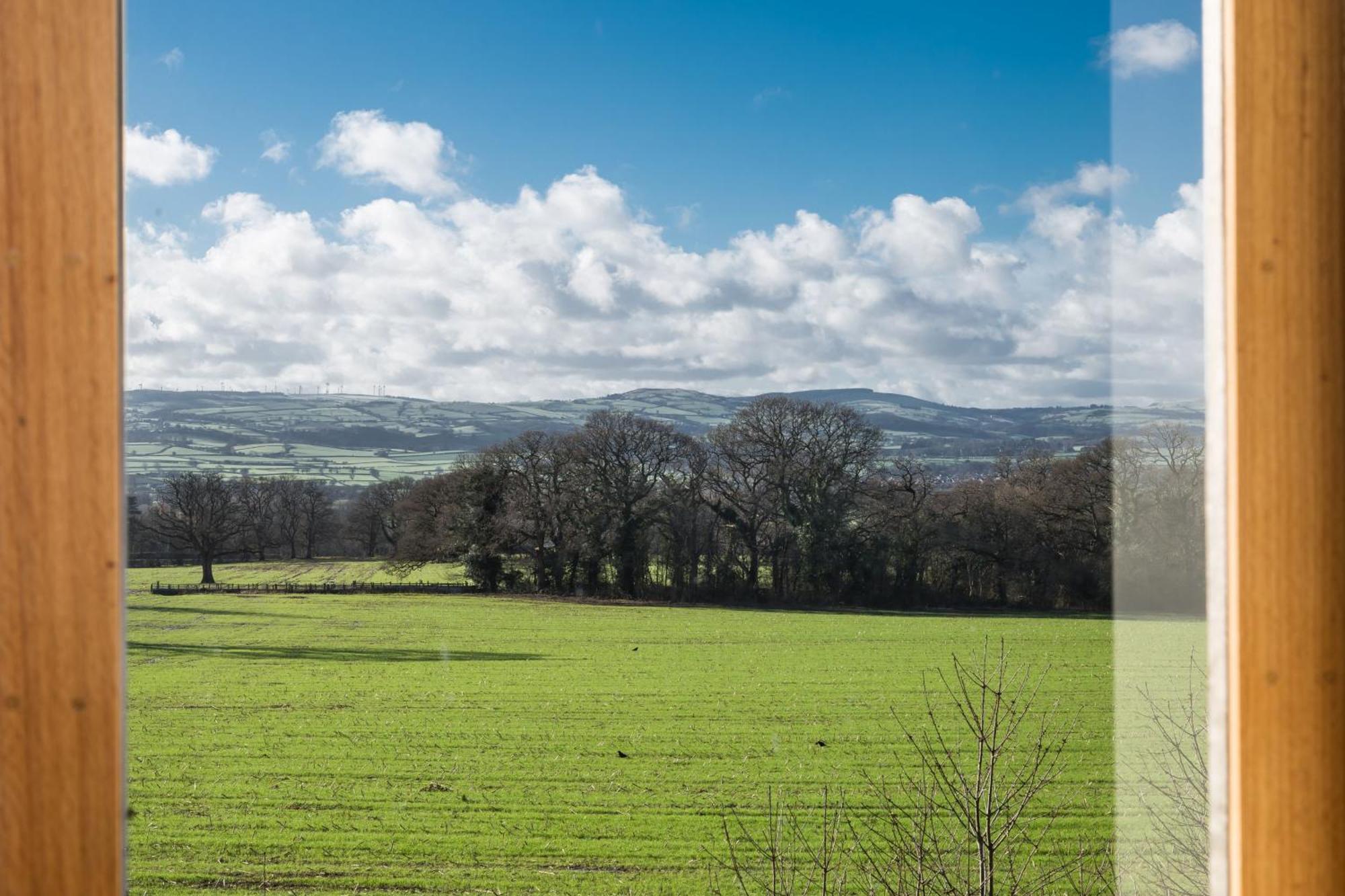 The Barn At Plas Ashpool Sleeps 8 Llandyrnog Exteriér fotografie