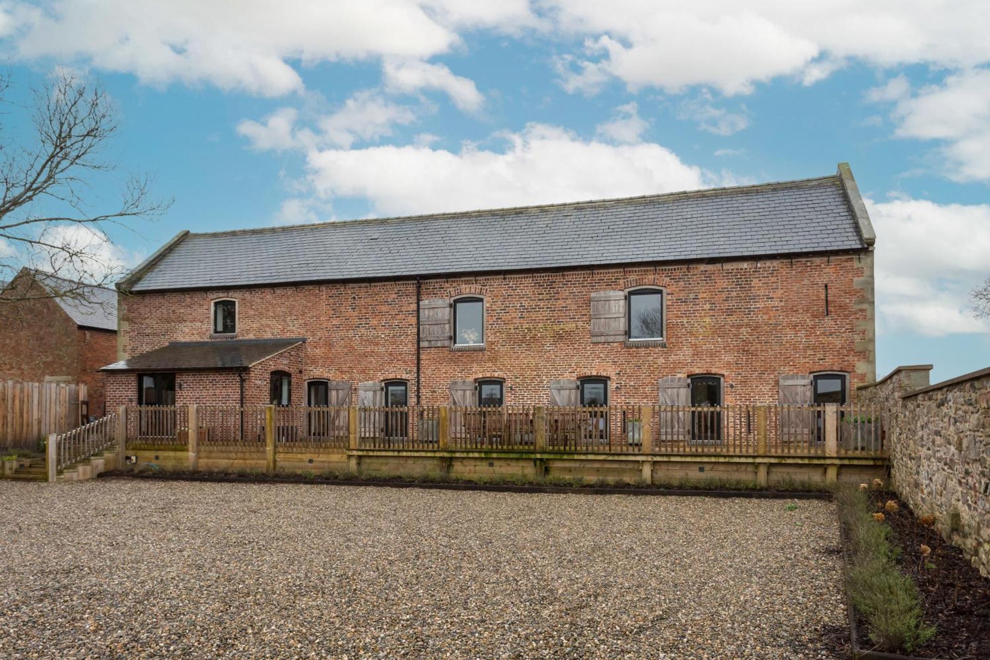 The Barn At Plas Ashpool Sleeps 8 Llandyrnog Exteriér fotografie