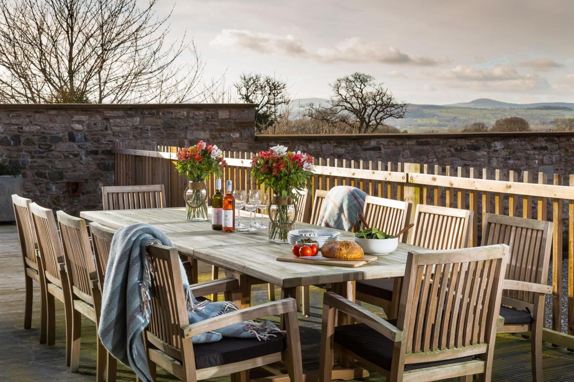 The Barn At Plas Ashpool Sleeps 8 Llandyrnog Exteriér fotografie